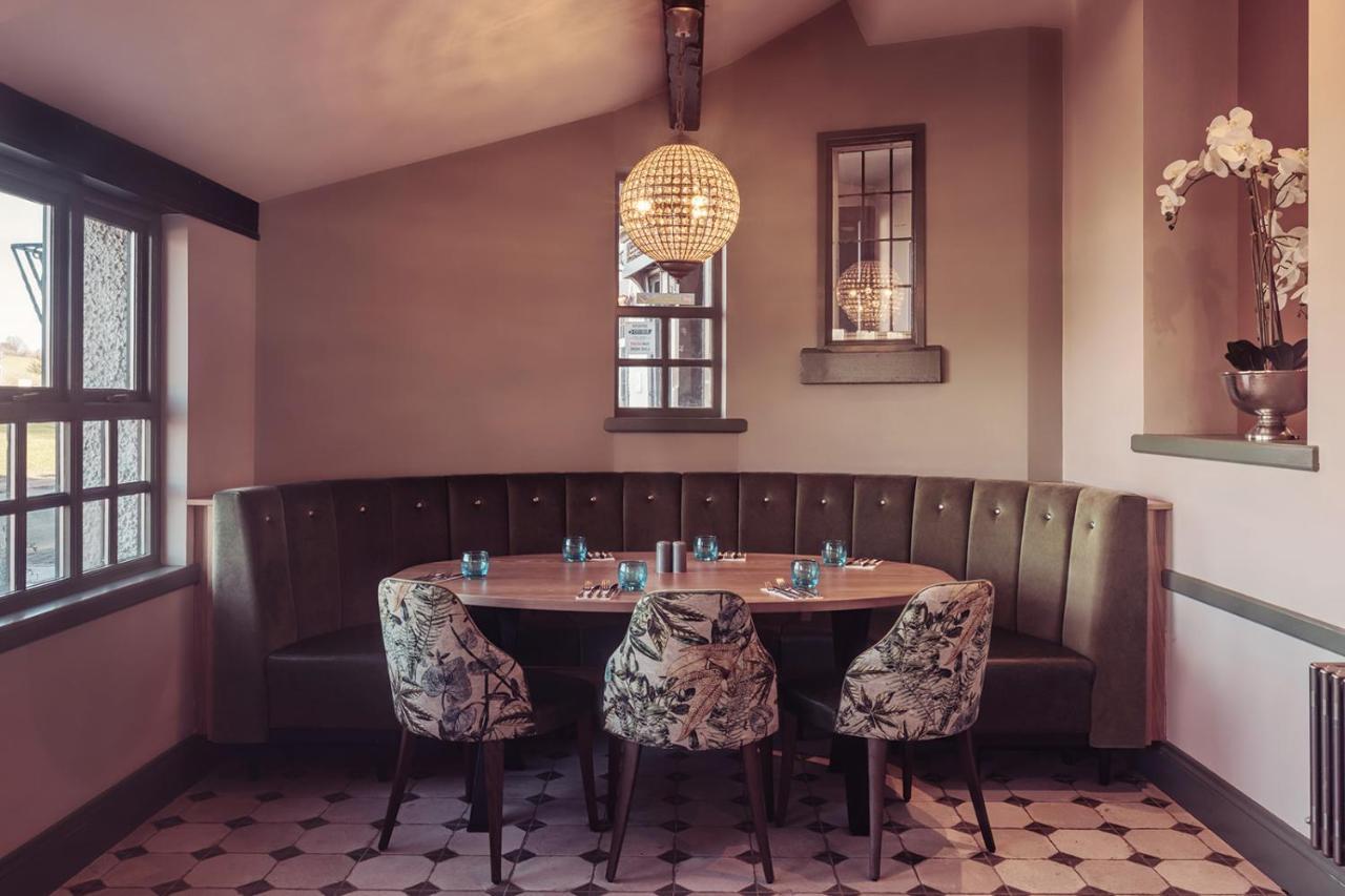 Longlands Inn & Cottages Carnforth Exteriér fotografie The restaurant's interior