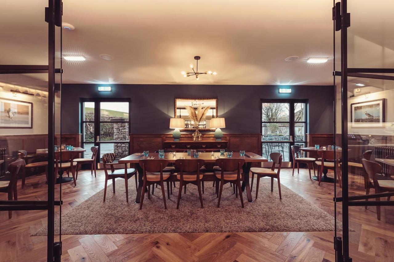 Longlands Inn & Cottages Carnforth Exteriér fotografie The restaurant at the hotel