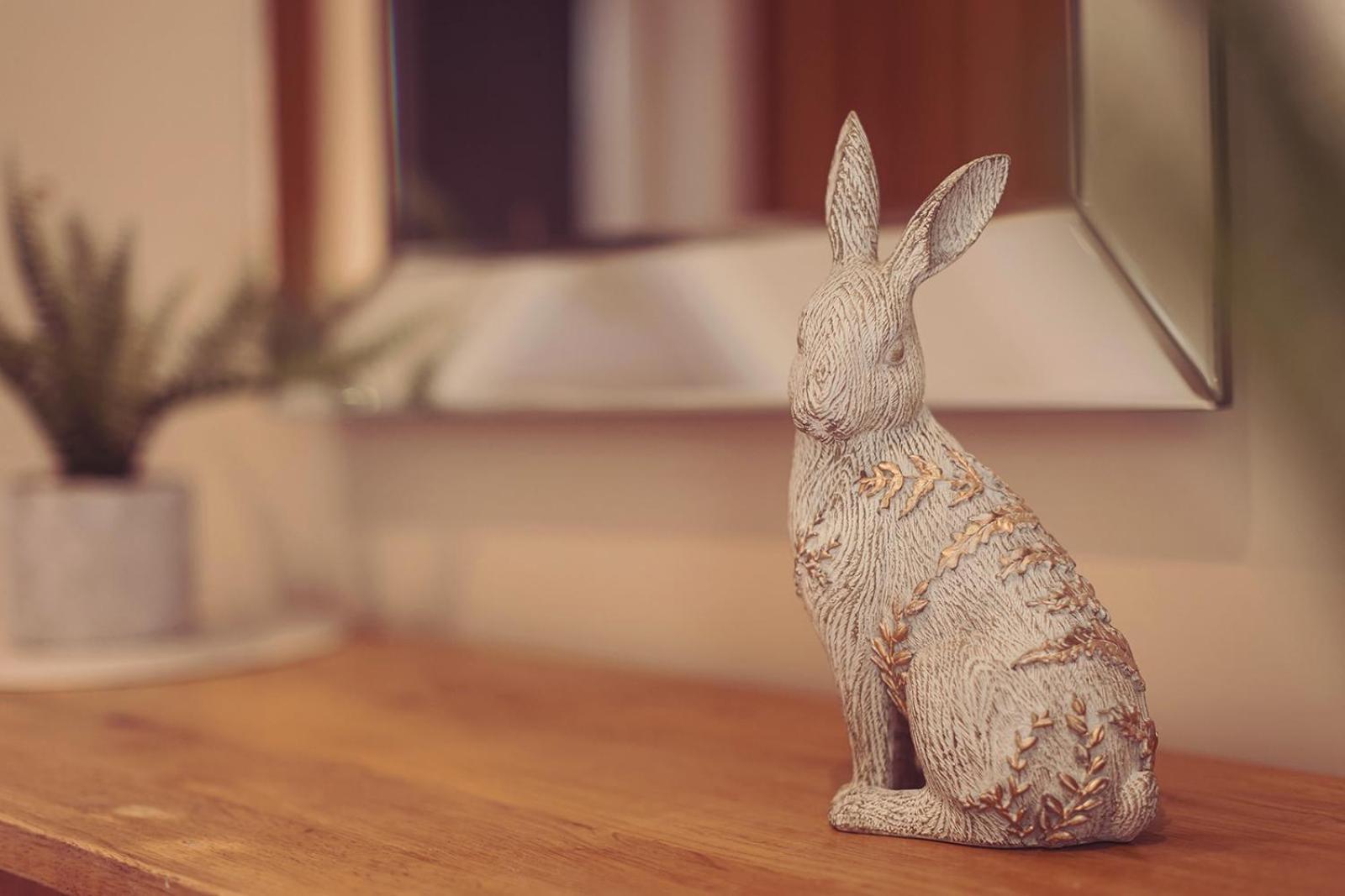 Longlands Inn & Cottages Carnforth Exteriér fotografie A rabbit figurine