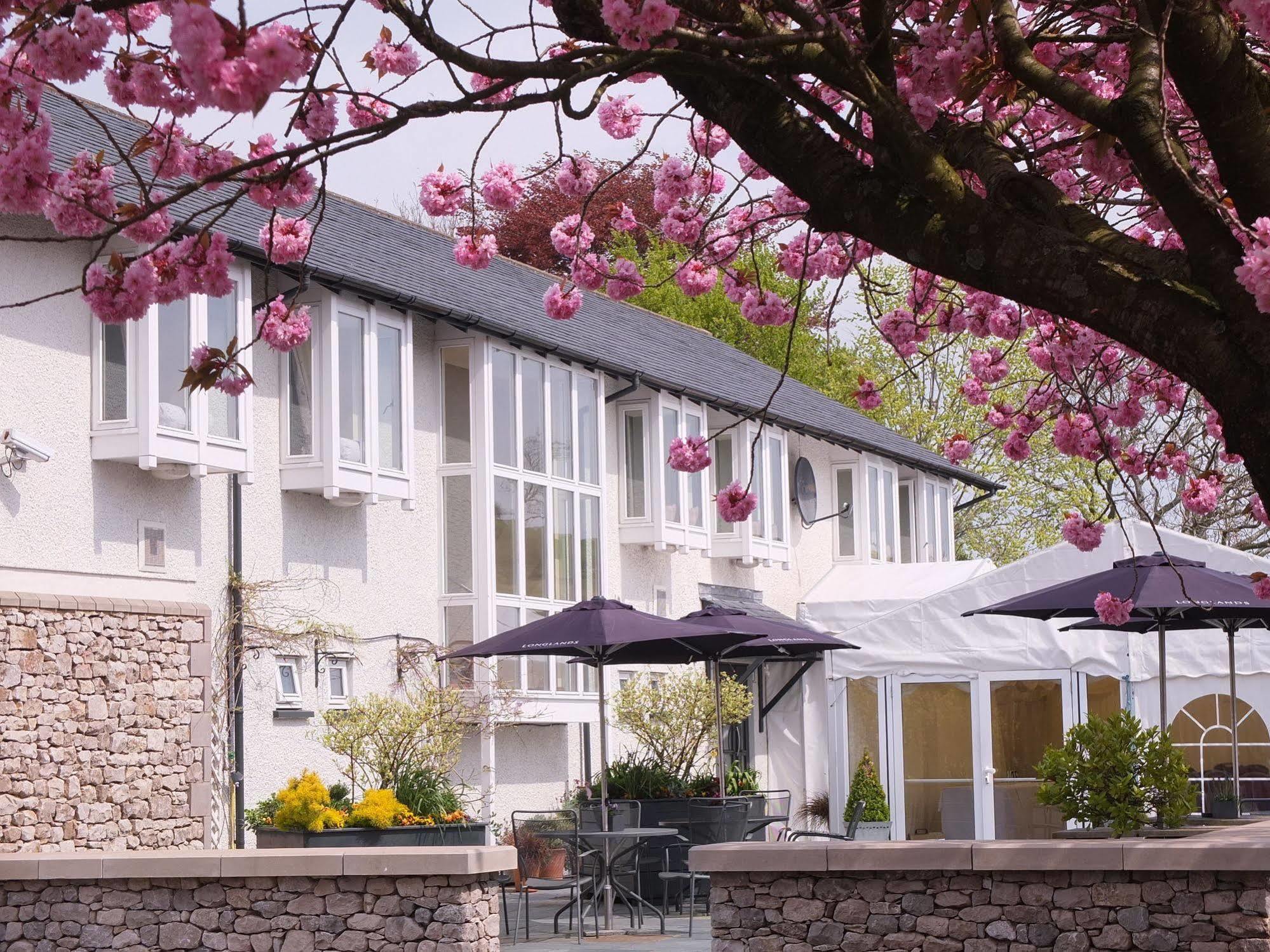 Longlands Inn & Cottages Carnforth Exteriér fotografie The hotel in 2011